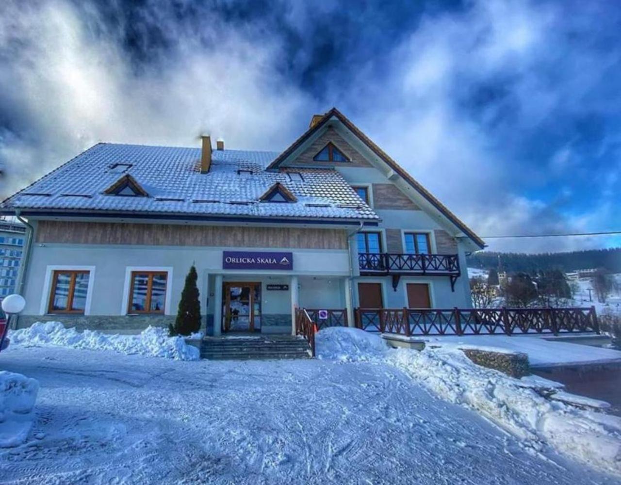 ジェレニエツ Orlicka Skala Bed & Breakfast エクステリア 写真